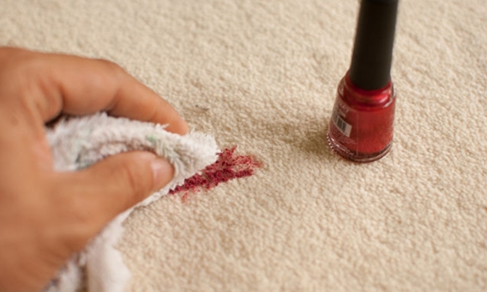 Ova sredstva ne isušuju materijale toliko kao acetonske formule